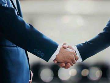How to Attract and Retain Sellers on Your Marketplace 2 Online Marketplaces