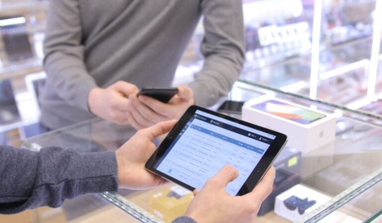 How Print Shops Use Mobile Uploader Solutions to Accept Customer Files From Anywhere