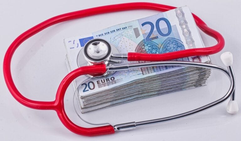 6 Real-Life Situations Where Critical Illness Insurance Complements Health Insurance Plans