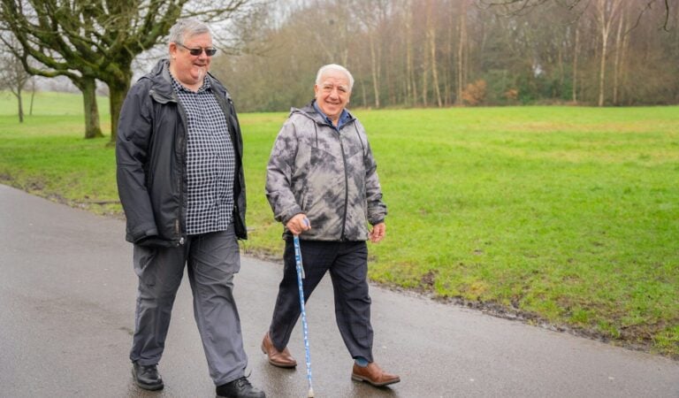 5 Everyday Walking Sticks for Seniors that Help Reduce Strain and Fatigue